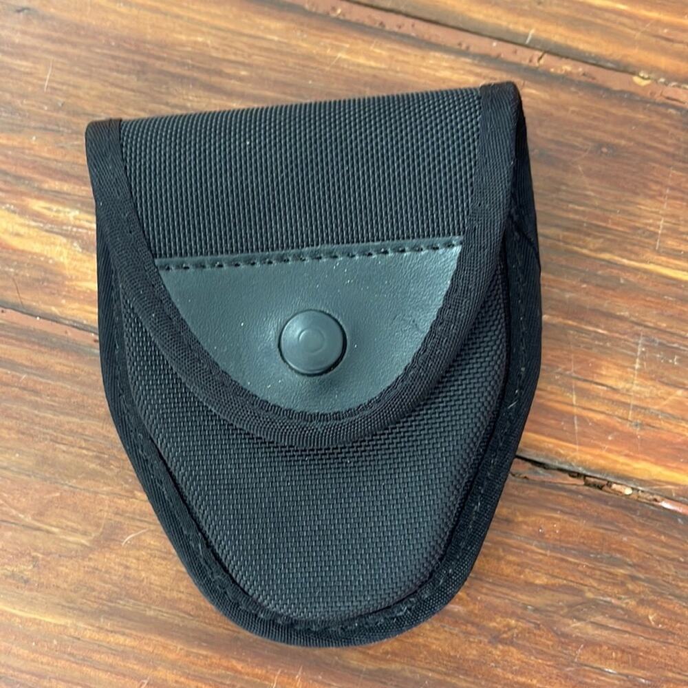 Gould & Goodrich Law Enforcement LEO Military belt single handcuff pouch